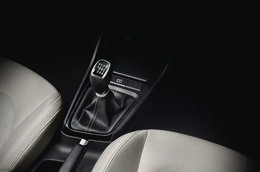 6-Speed manual transmission (MT)